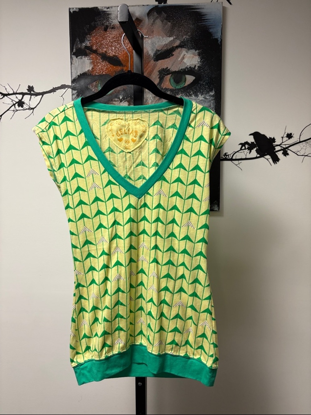 Delia’s Y2K  Yellow and Green Chevron V-Neck Longer Line Tank Size Xsmall